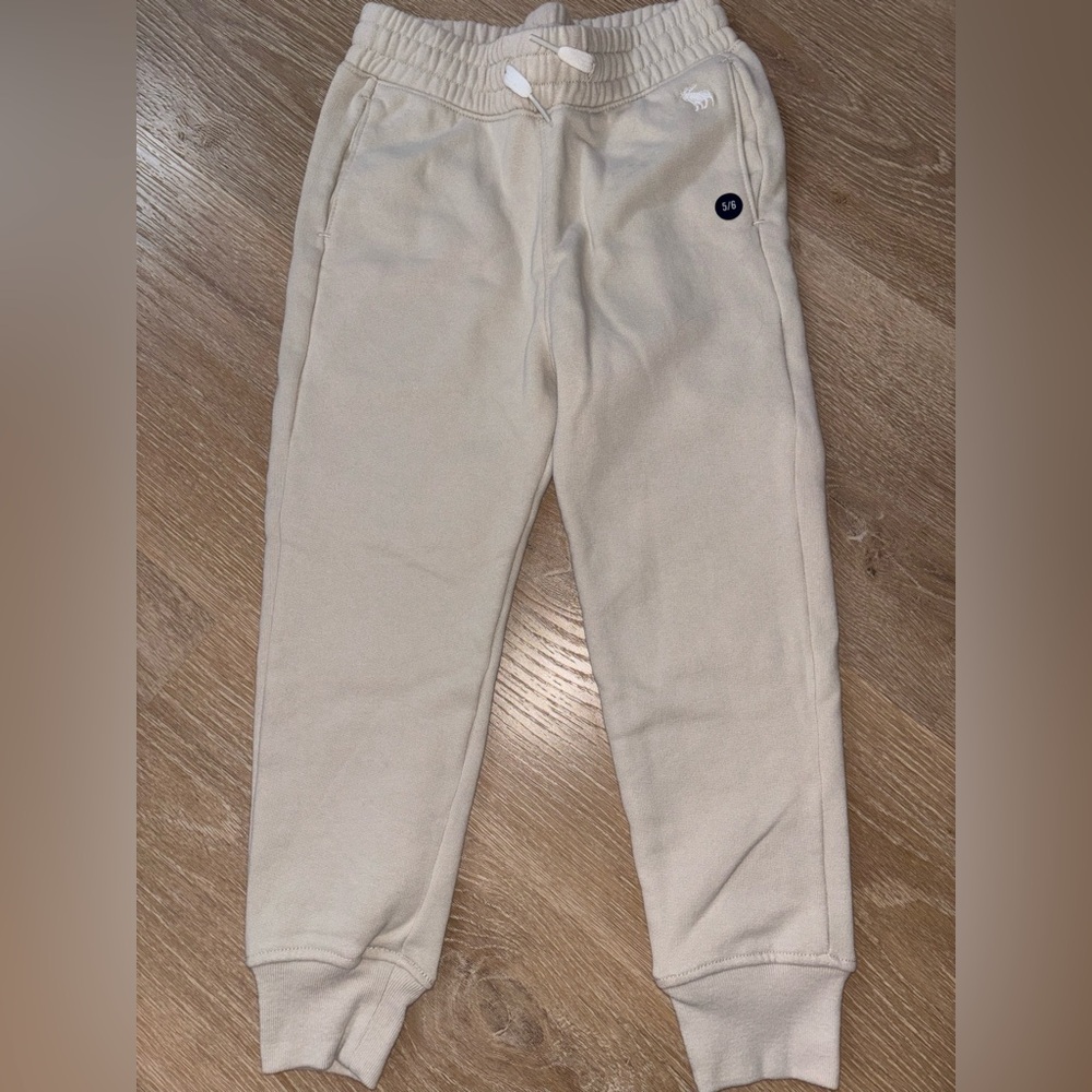 Abercrombie girls joggers 5/6 NWT